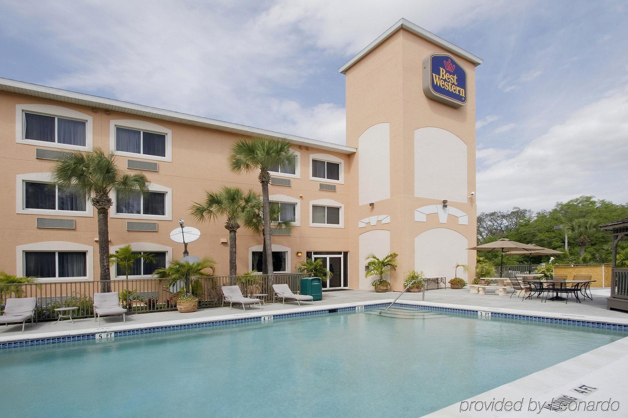 Days Inn & Suites By Wyndham Bonita Springs North Naples Exterior foto
