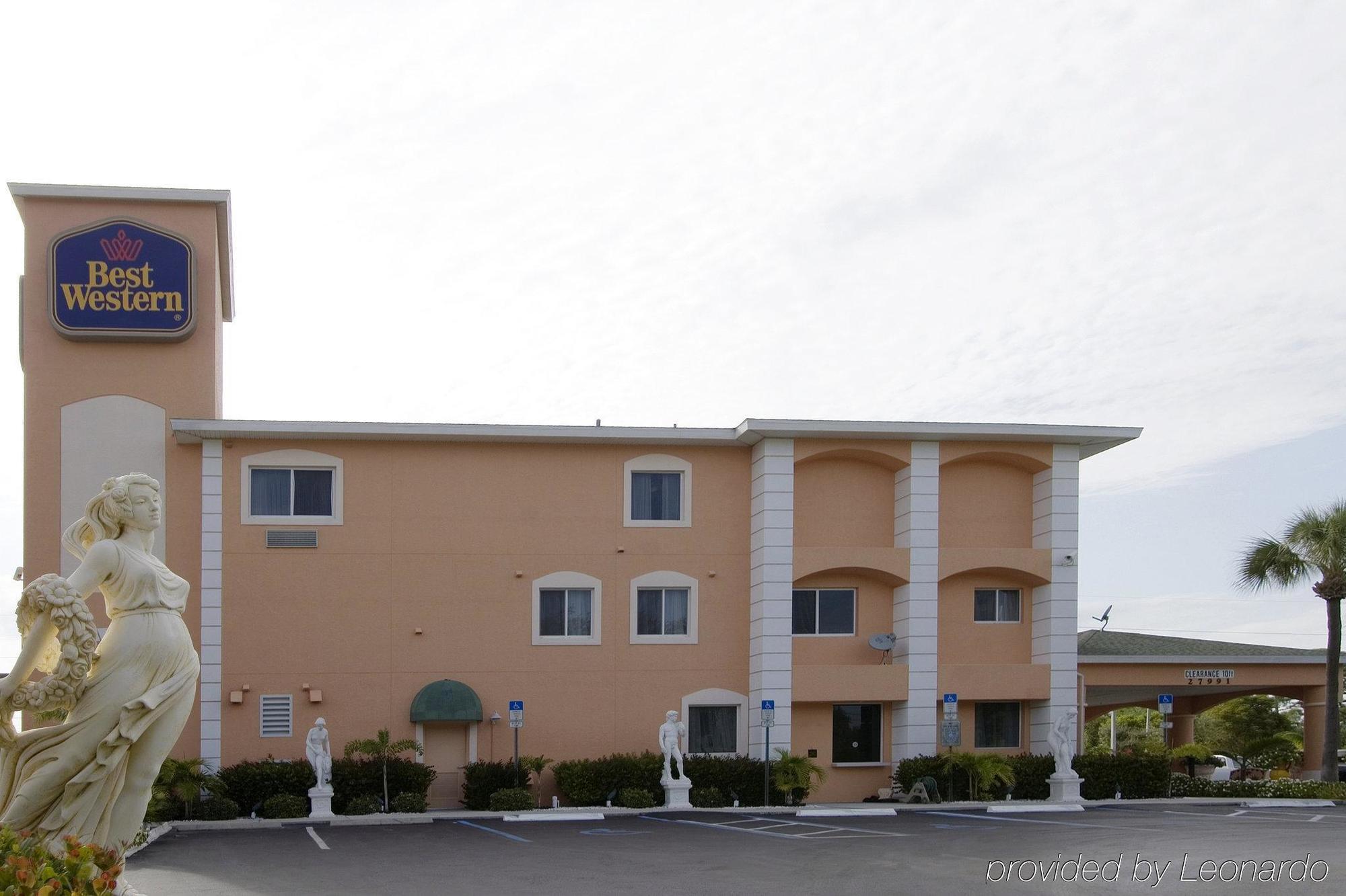 Days Inn & Suites By Wyndham Bonita Springs North Naples Exterior foto